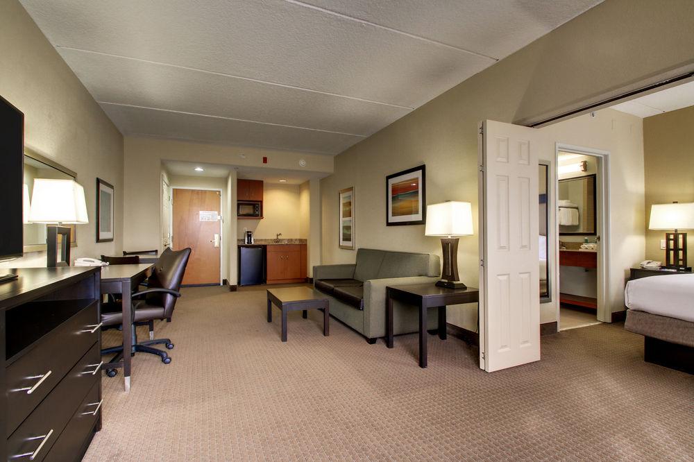 Holiday Inn Express & Suites Jacksonville South East - Medical Center Area By Ihg Exterior photo