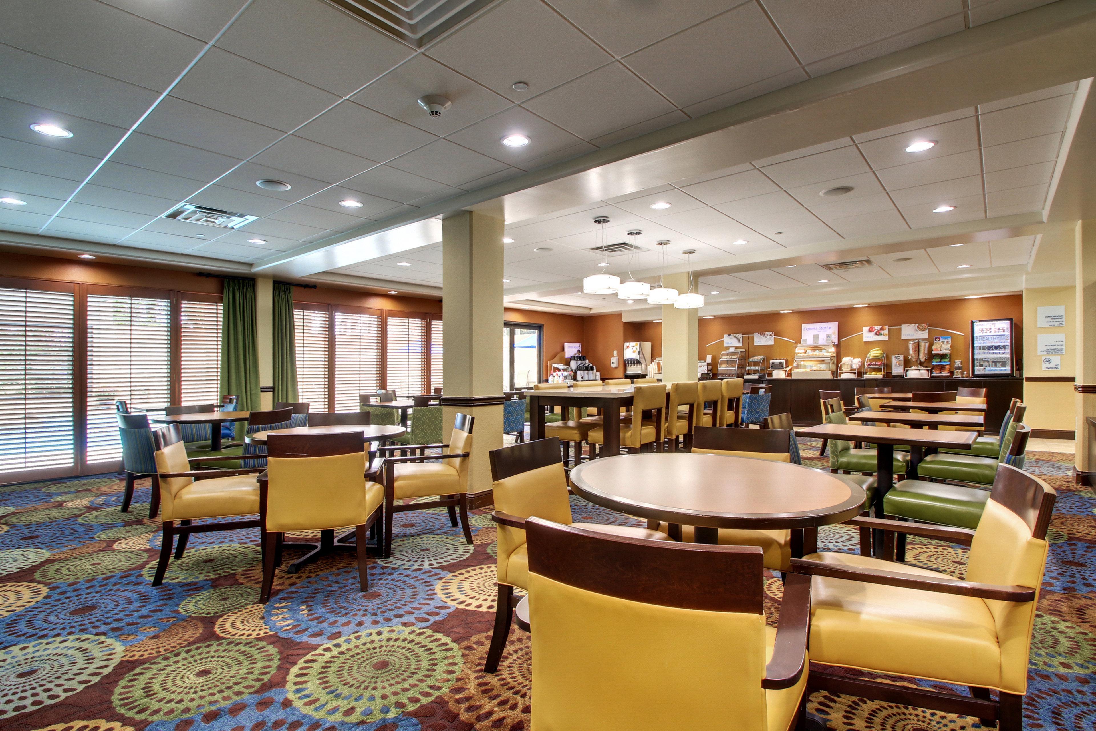 Holiday Inn Express & Suites Jacksonville South East - Medical Center Area By Ihg Exterior photo