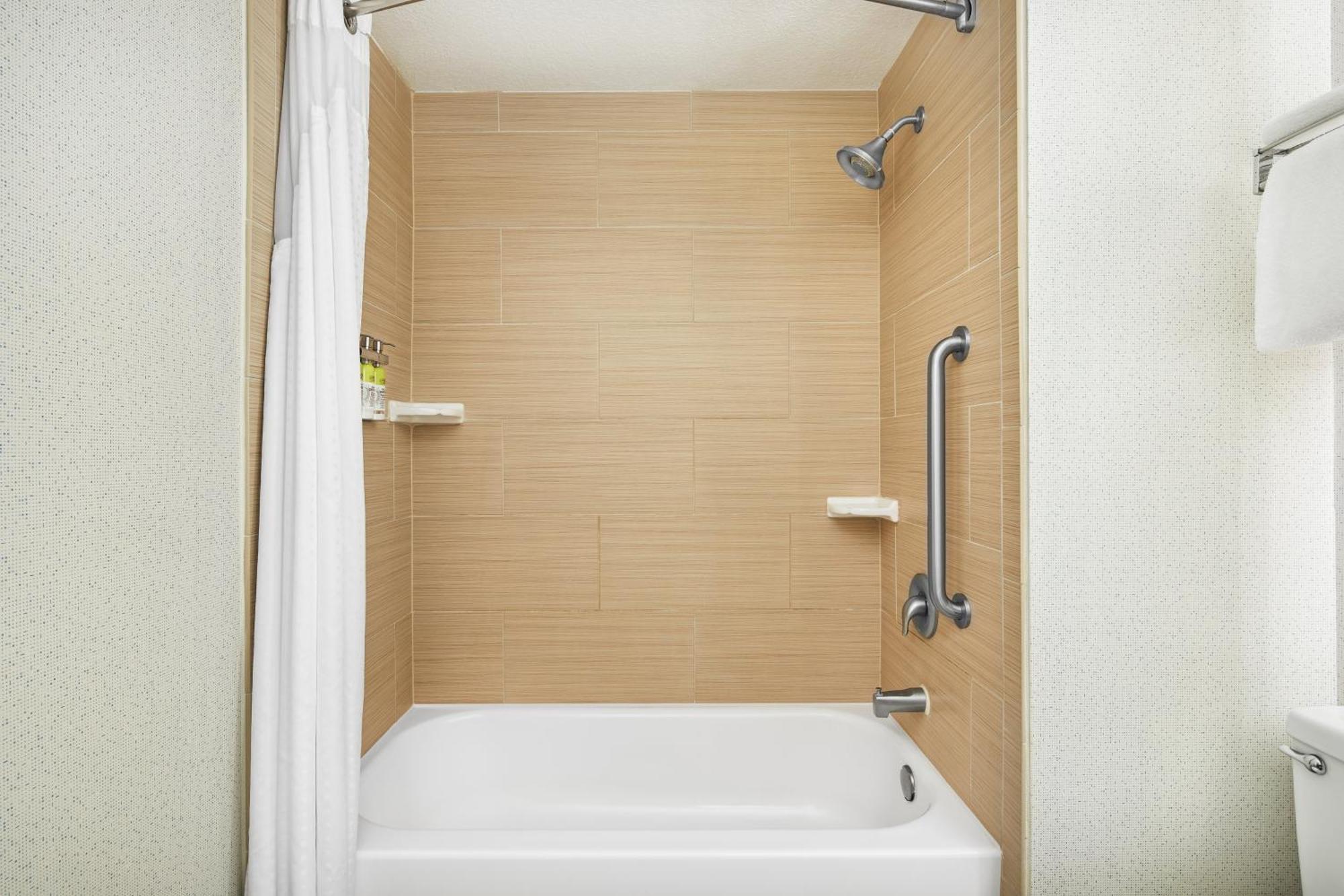 Holiday Inn Express & Suites Jacksonville South East - Medical Center Area By Ihg Exterior photo